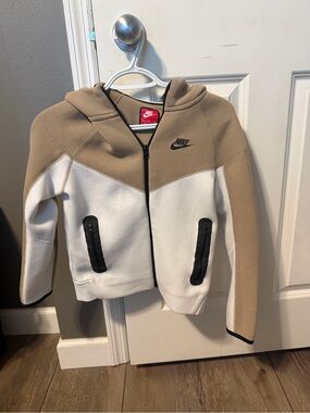 Nike Sportswear Tech Fleece Windrunner hoodie in a Summit White and Khaki